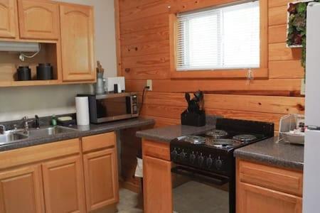 Cuddles, 1 Bedroom Studio, Walk To Downtown And Hiking Trails! Gatlinburg Eksteriør billede