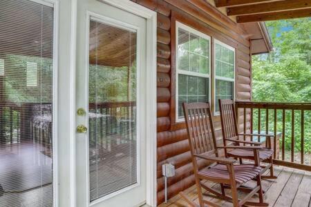 Cuddles, 1 Bedroom Studio, Walk To Downtown And Hiking Trails! Gatlinburg Eksteriør billede